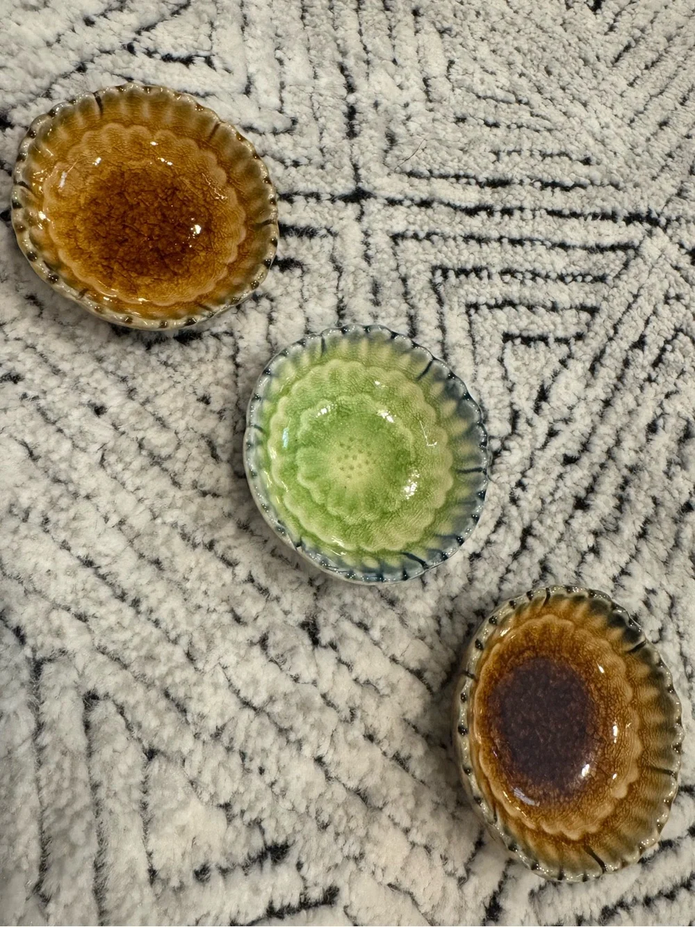 Vintage Japanese Lotus Flower Dipping Bowls – Set of 3 Crackle Glaze Pottery